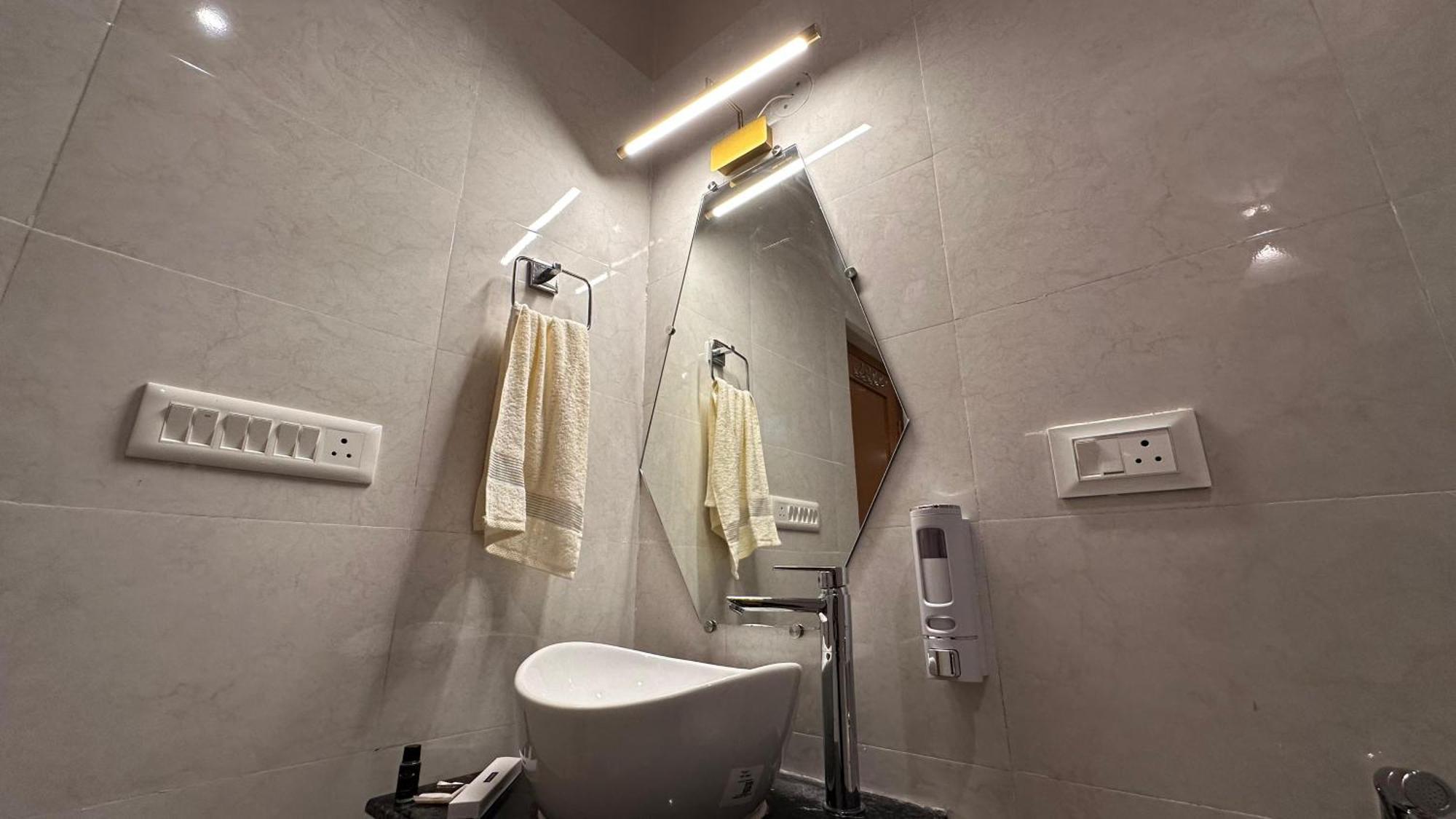 The Lumi Hotel Bīr Eksteriør billede